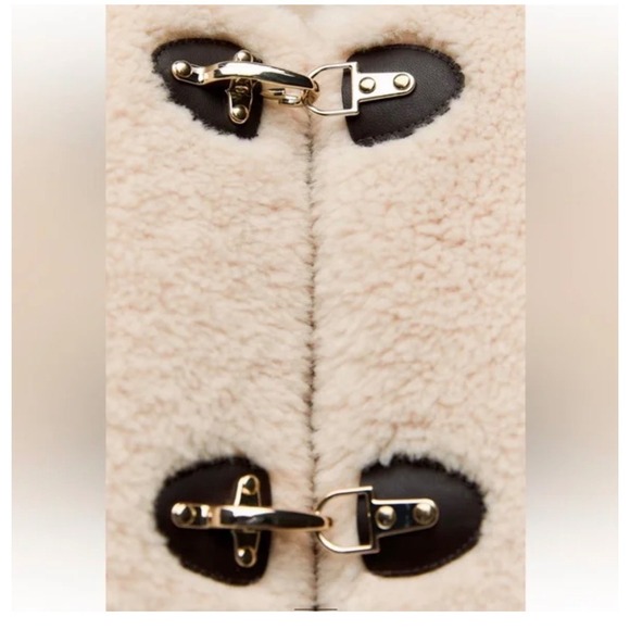 Zara Faux Fur Jacket Cream Ecru Cropped Toggle Coat 6318/266/712 Womens XS NEW - Picture 5 of 8